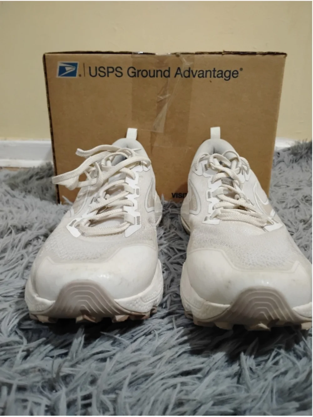 Brooks Cascadia 18 Women's Size 12 White Trail Adapt Running Shoes 1204161B146